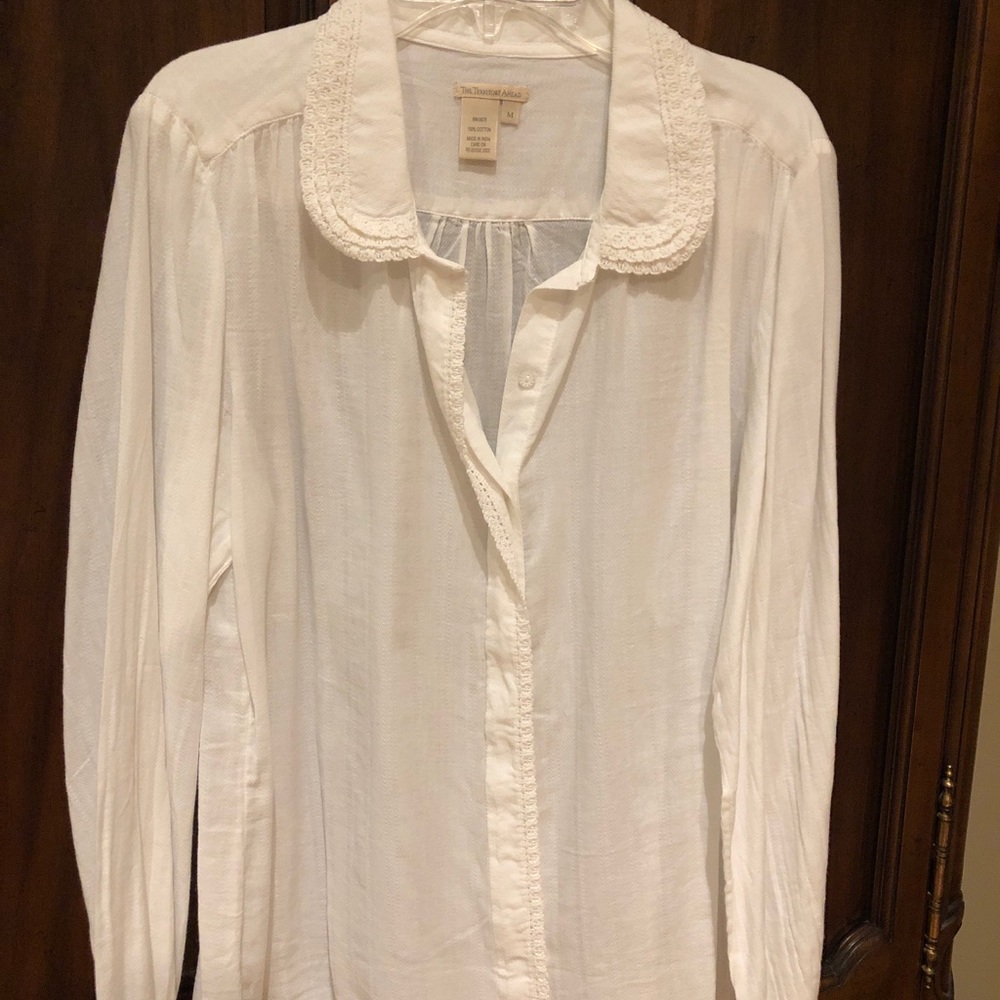 territory ahead white shirt